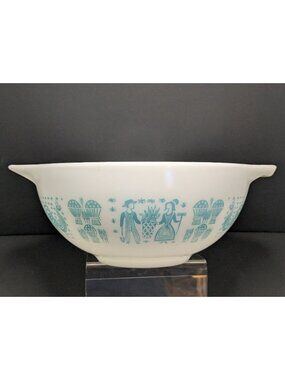 VTG Pyrex Amish Butterprint Cinderella Mixing Bowl White Turquoise 2-1/2 QT #443